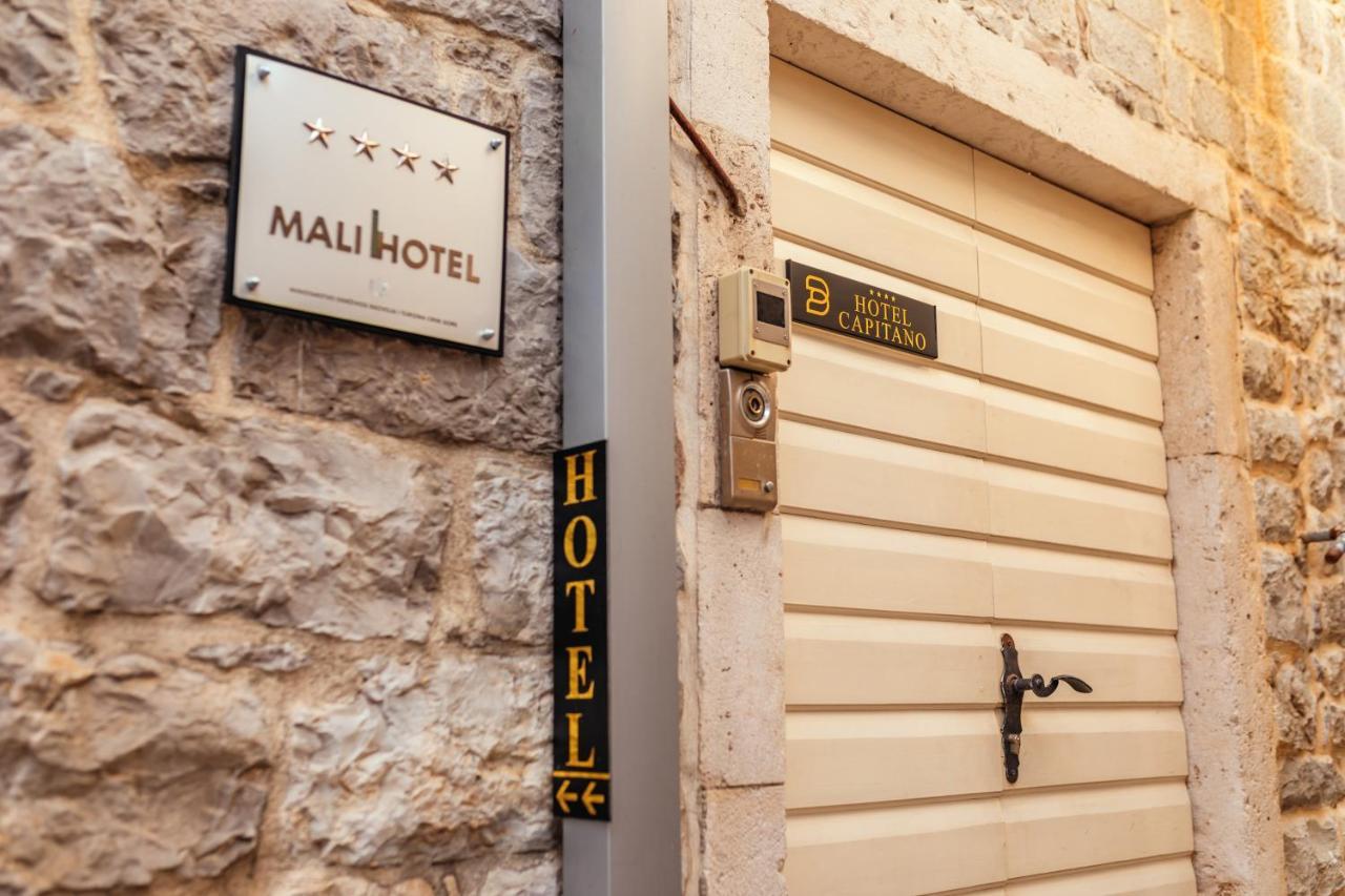 Boutique Hotel Capitano Херцег Нови Екстериор снимка