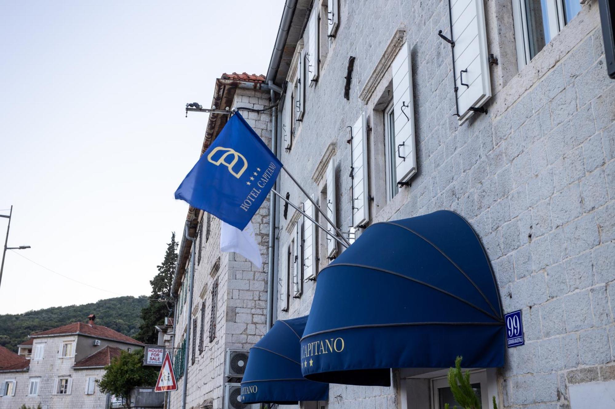 Boutique Hotel Capitano Херцег Нови Екстериор снимка