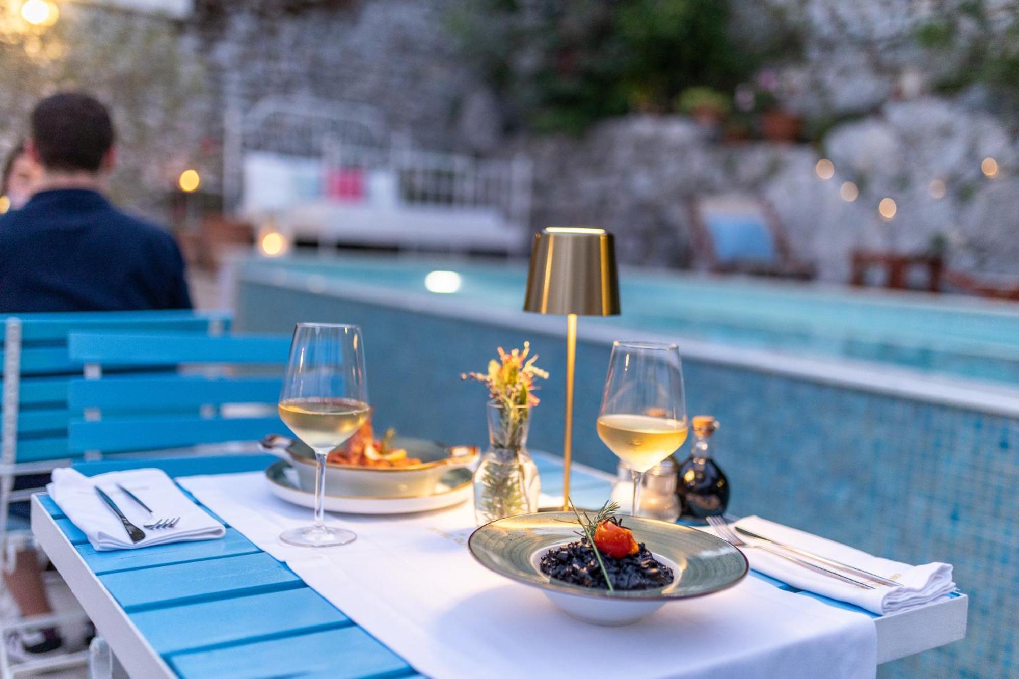 Boutique Hotel Capitano Херцег Нови Екстериор снимка