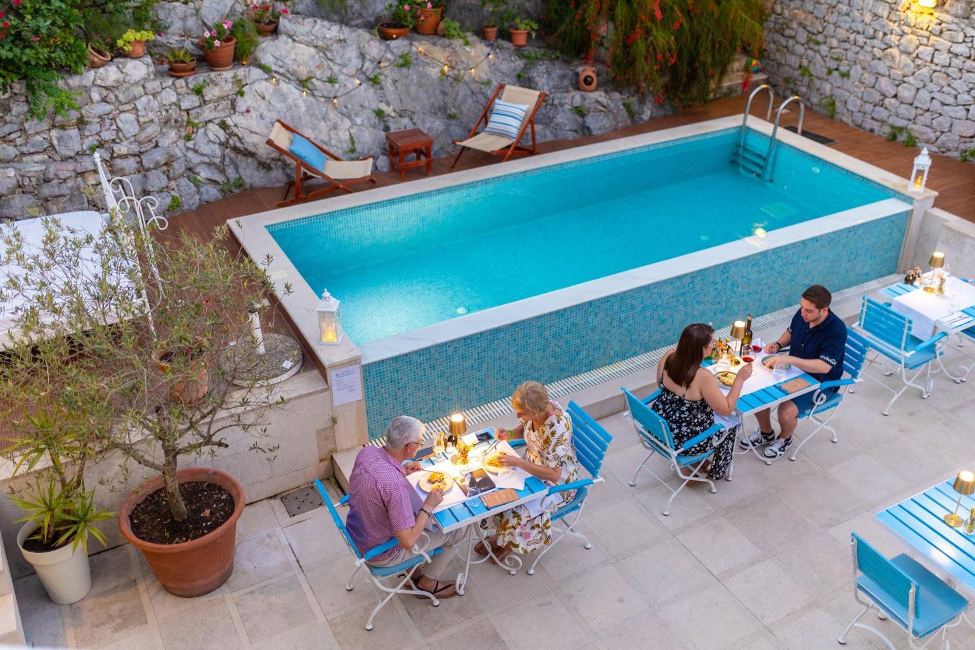 Boutique Hotel Capitano Херцег Нови Екстериор снимка